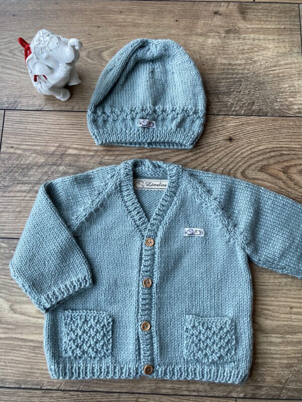 cardigan et bonnet bébé bleu amande