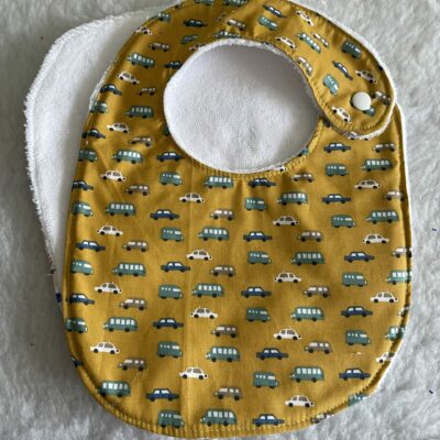 Bavoir blanc