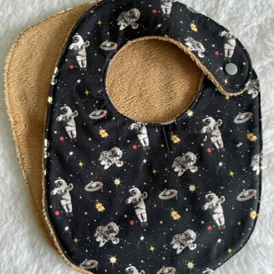 Bavoir camel