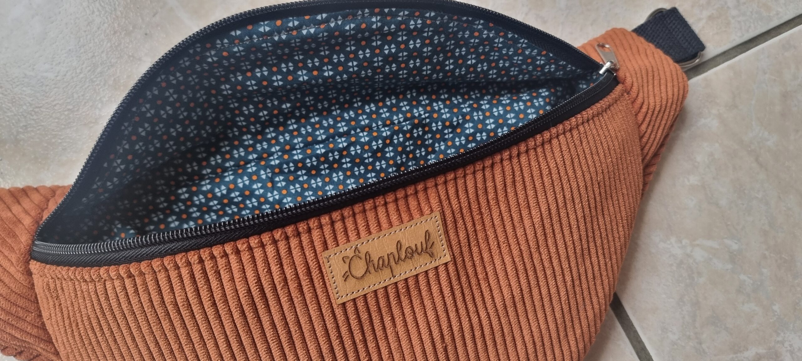 Sac banane homme en velours côtelé marron