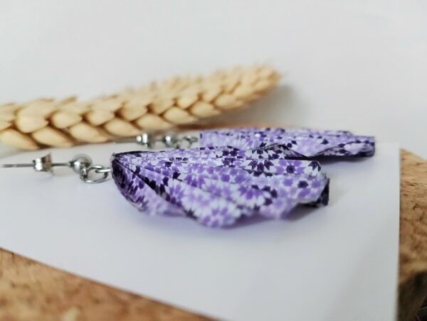 Boucles d'oreilles Origami fleurs violettes – Image 6