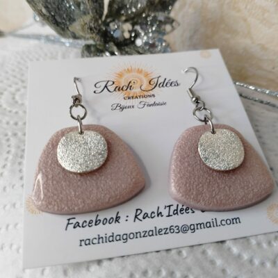 Boucles d'oreilles pâte polymère rose poudré