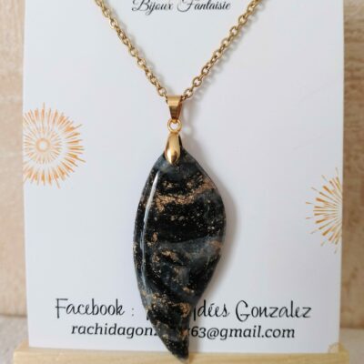 Pendentif pâte polymère forme flamme effets marbrés