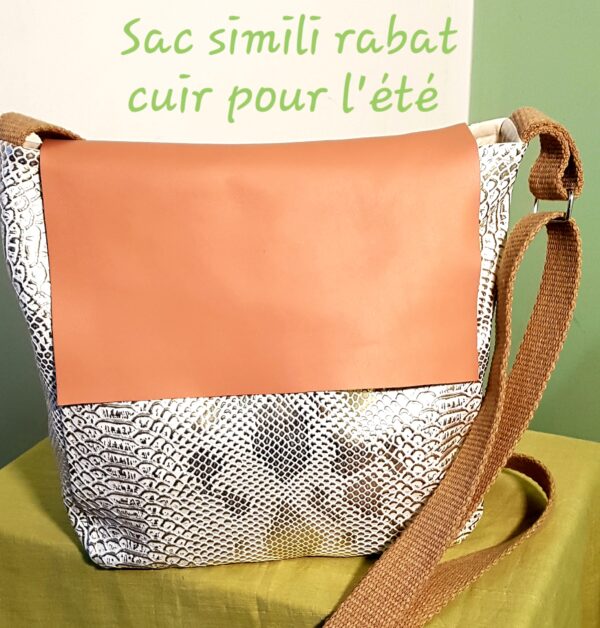 Sac simili croco blanc/or rabat cuir rose