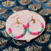 Boucle d'oreilles en perles heishi tuquoise, rose, monture dorée