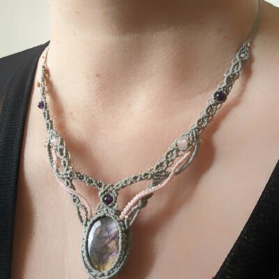 Collier Macramé Avec Cabochon En Pierre Fine Naturelle Labradorite .Création unique faite main..Lithothérapie