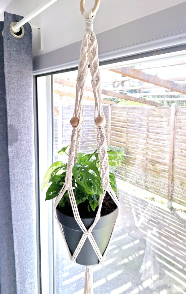 suspension plante macramé écru perles en bois