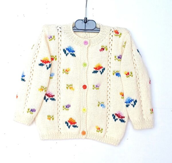 gilet bébé tricot taille 1 an avec des fleurs