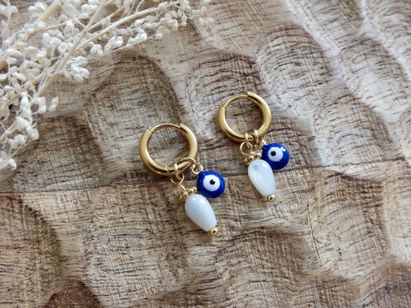 Boucle d'oreille nacre blanche