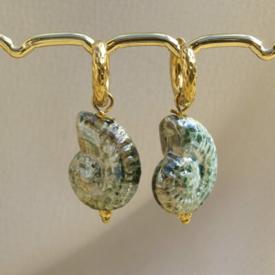 Boucles d'oreilles coquillages -céramique et acier inoxydable