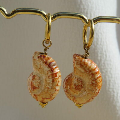 Boucles d'oreilles coquillages -céramique et acier inoxydable