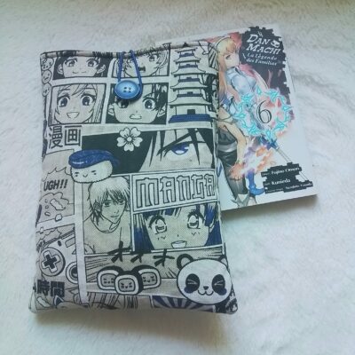 Protège-livre molletonné – Motif manga – Fait main
