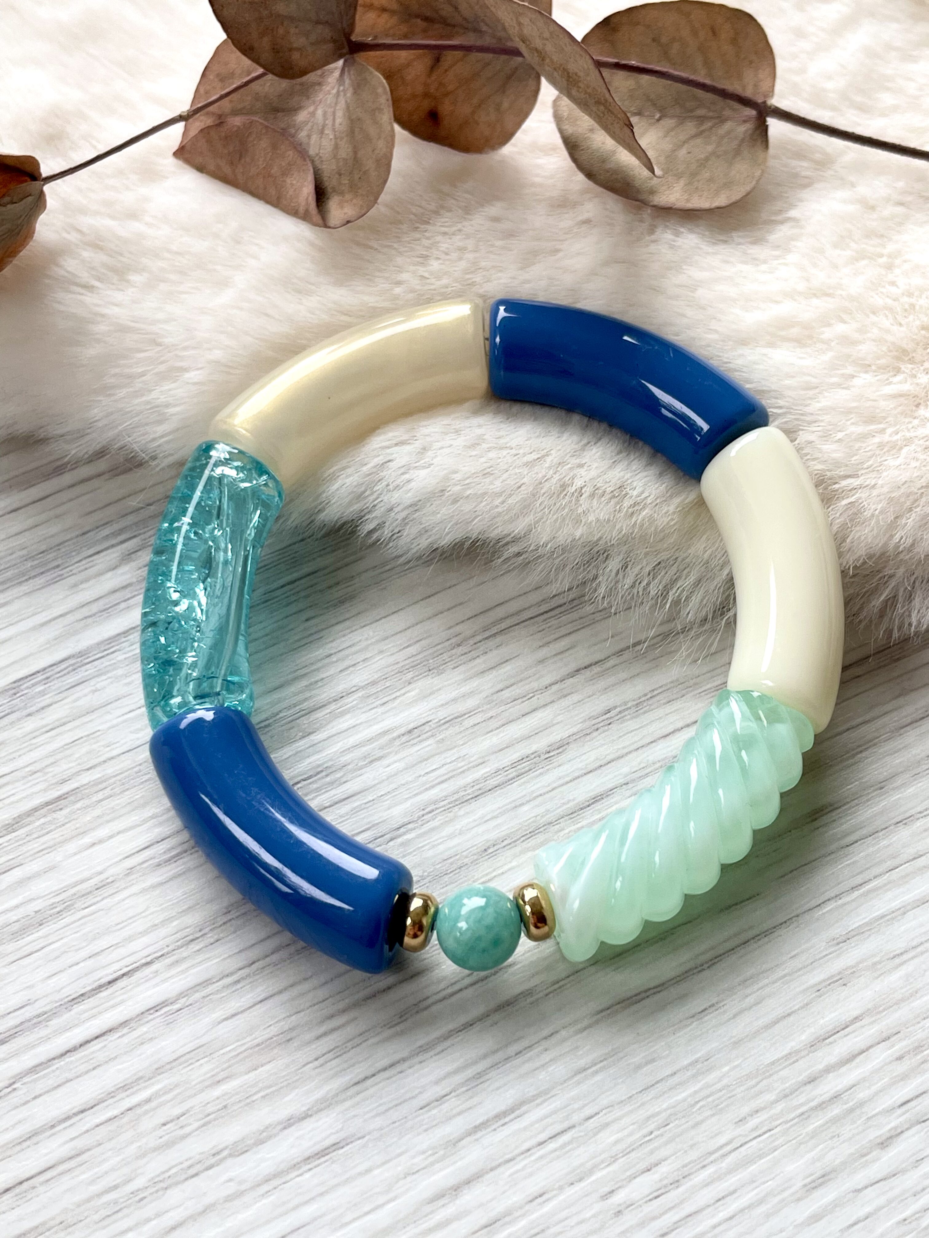 Bracelet jonc bleu et turquoise avec pierre naturelle centrale