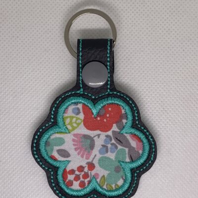 Porte clés fleur appliquée