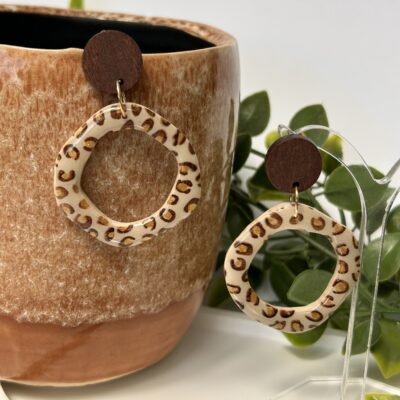 Boucles d’oreilles rondes « Les sauvages » léopard beige