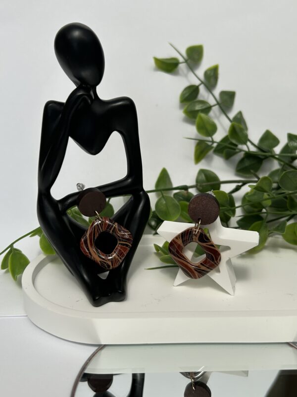Boucles d’oreilles « vintage », carrées en pâte polymère et bois