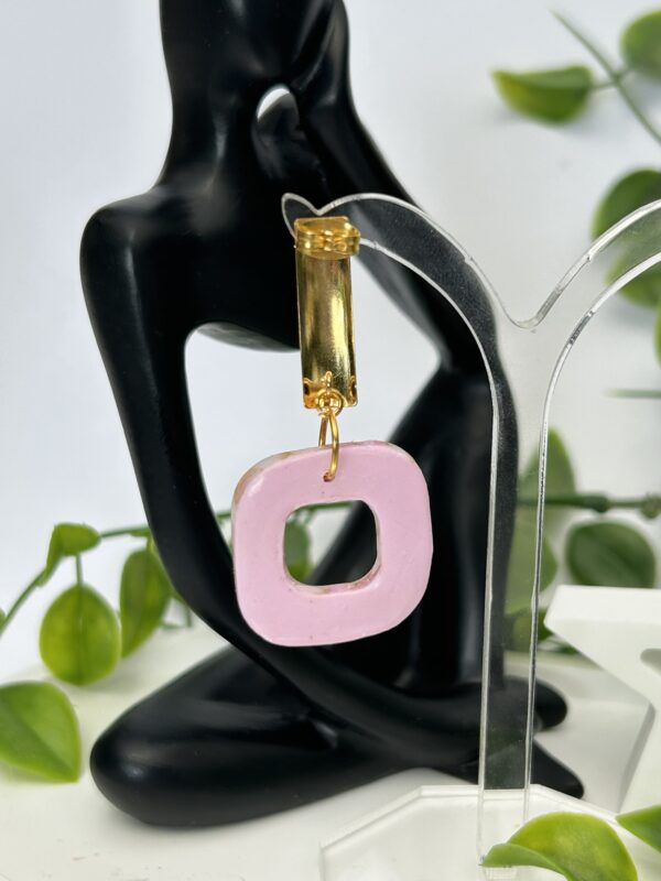 Boucles d’oreilles en pâte polymère, roses avec feuille d’or – Image 3