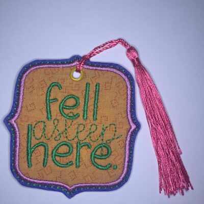 Marque pages "fell asleep here"