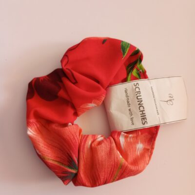 chouchou rouge fleuri