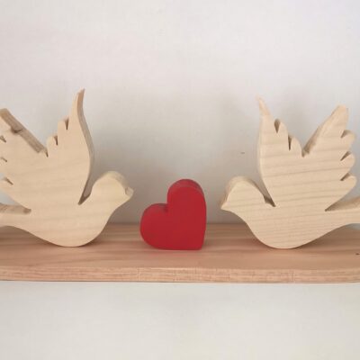Couple oiseaux et coeur en bois