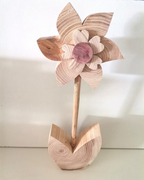 Fleur en bois de Cèdre – Image 2