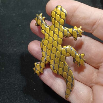 Broche salamandre capitons