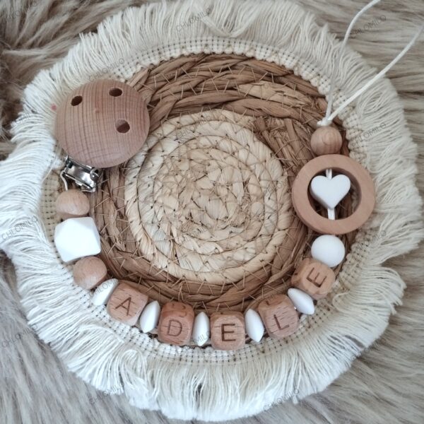 attache tétine coeur