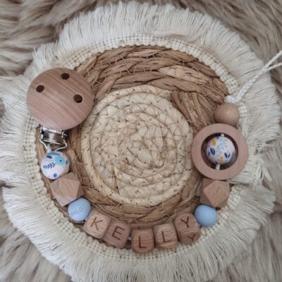 attache tétine perles motifs