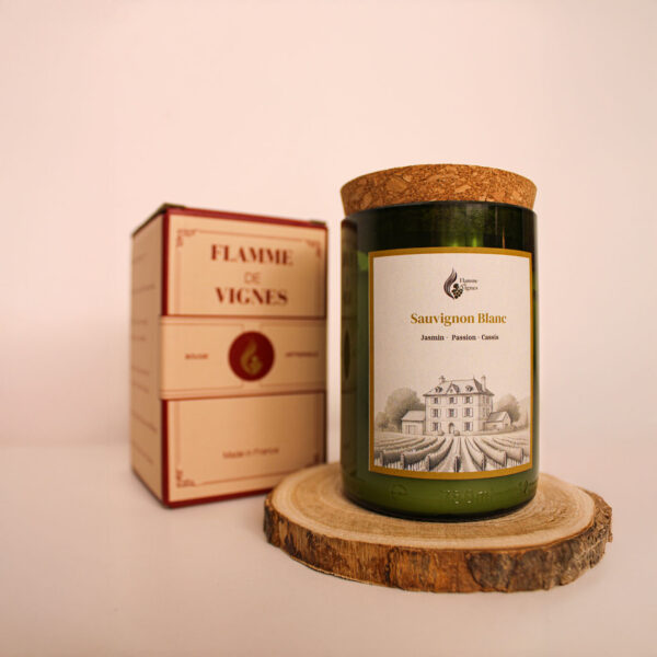Bougie parfumée artisanale faite main - coffret Flamme de Vignes en arrière-plan