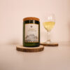 Bougie parfumée artisanale Chardonnay faite main – Flamme de Vignes – bouteille de vin recyclée avec notes de citron, pomme et vanille