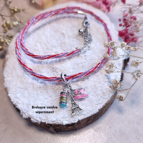 Collier kumihimo rouge, violet, rose métallisé, et son double charm en argent.