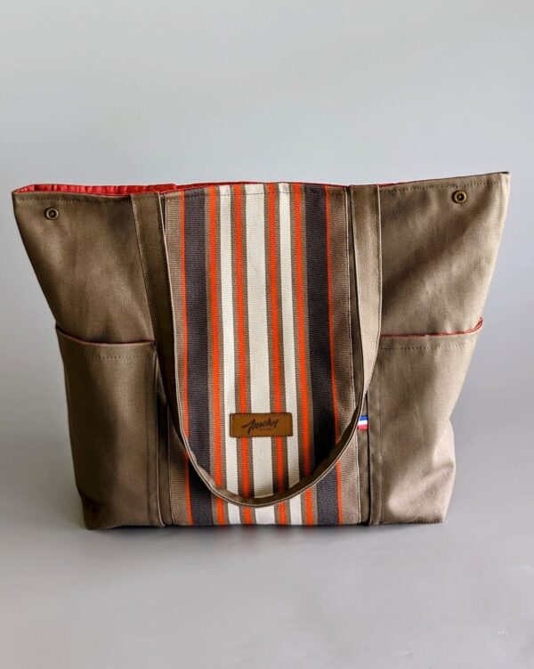 sac cabas en tissu beige avec rayures orange et blanches