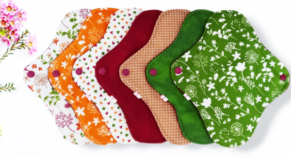 Pack 7 serviettes hygiéniques lavables FLEURS DES CHAMPS (M/ Flux normaux à moyens) - serviettes menstruelles lavables - serviettes menstruelles lavables - Zéro déchet - shl - serviettes périodiques