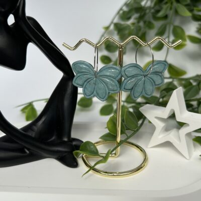 Boucles d’oreilles en pâte polymère « Fleur romantique et bohème » vert d’eau