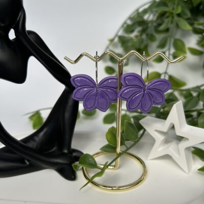 Boucles d’oreilles en pâte polymère « Fleur romantique et bohème » violette