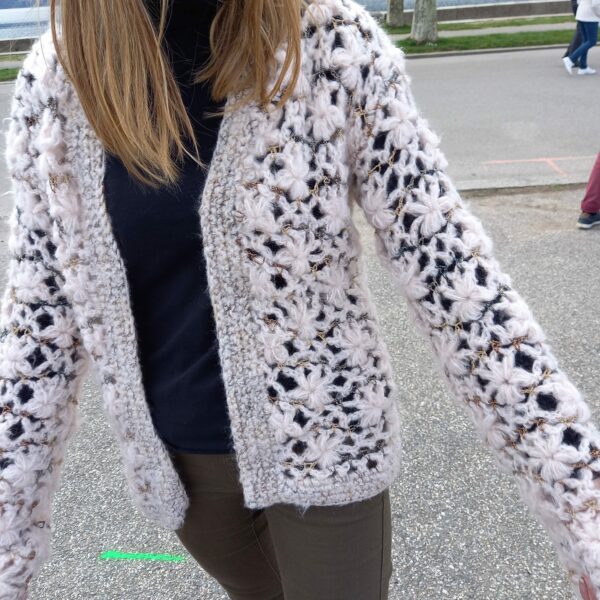 gilet femme beige au crochet