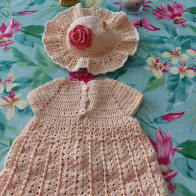 robe été et son chapeau
