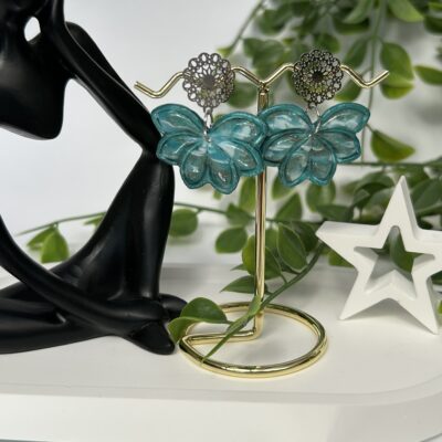 Boucles d’oreilles en pâte polymère « Fleur romantique et bohème » vertes