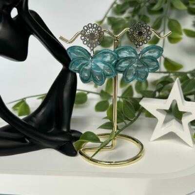 Boucles d’oreilles en pâte polymère « Fleur romantique et bohème » vertes
