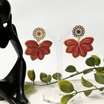 Boucles d’oreilles en pâte polymère « Fleur romantique bohème » orange et or