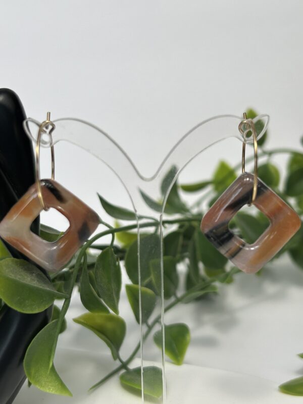 Boucles d’oreilles en pâte polymère « écaille de tortue » – Image 2