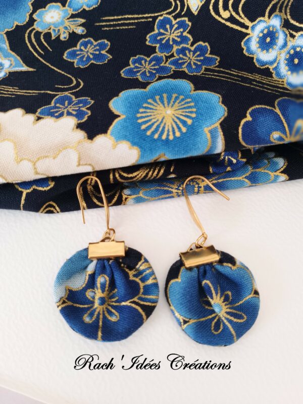Boucles d'oreilles rondes fleurs bleues