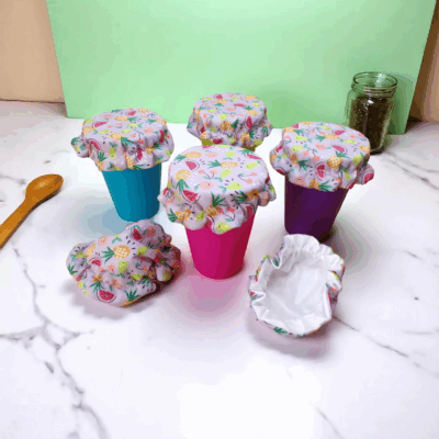charlottes couvre verre X 6 coton doublé PUL certifié contact alimentaire modèle fruits fond lavande