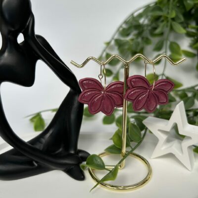Boucles d’oreilles en pâte polymère « Fleur romantique et bohème » bordeaux