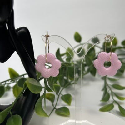 Créoles « Les Fleurettes » rose tendre striées