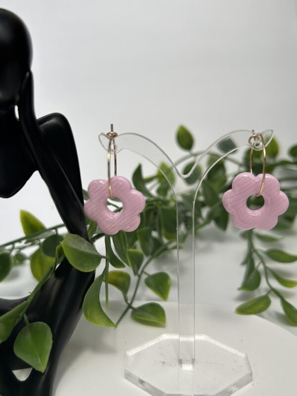 Créoles « Les Fleurettes » rose tendre striées