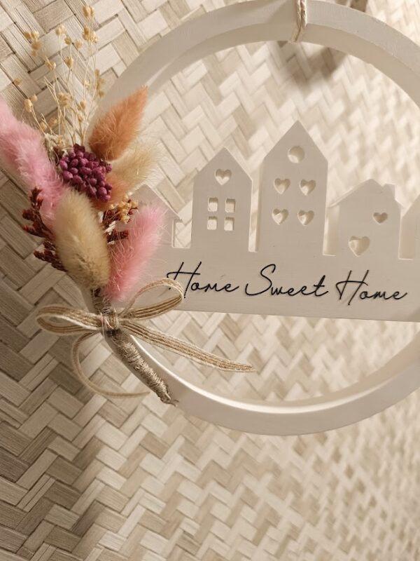 Décoration murale maisonnettes et fleurs séchées – Image 3