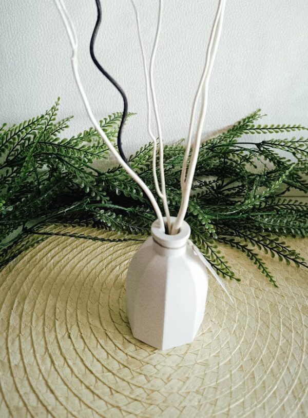 Petit vase diffuseur de parfum blanc