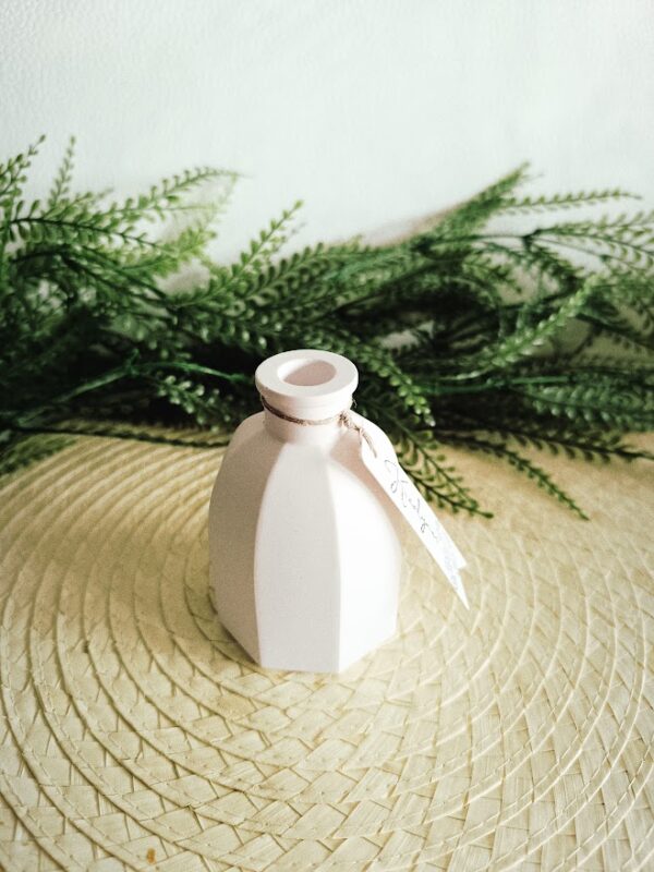 Petit vase diffuseur de parfum blanc – Image 3