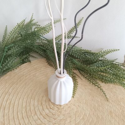 Petit vase diffuseur de parfum blanc